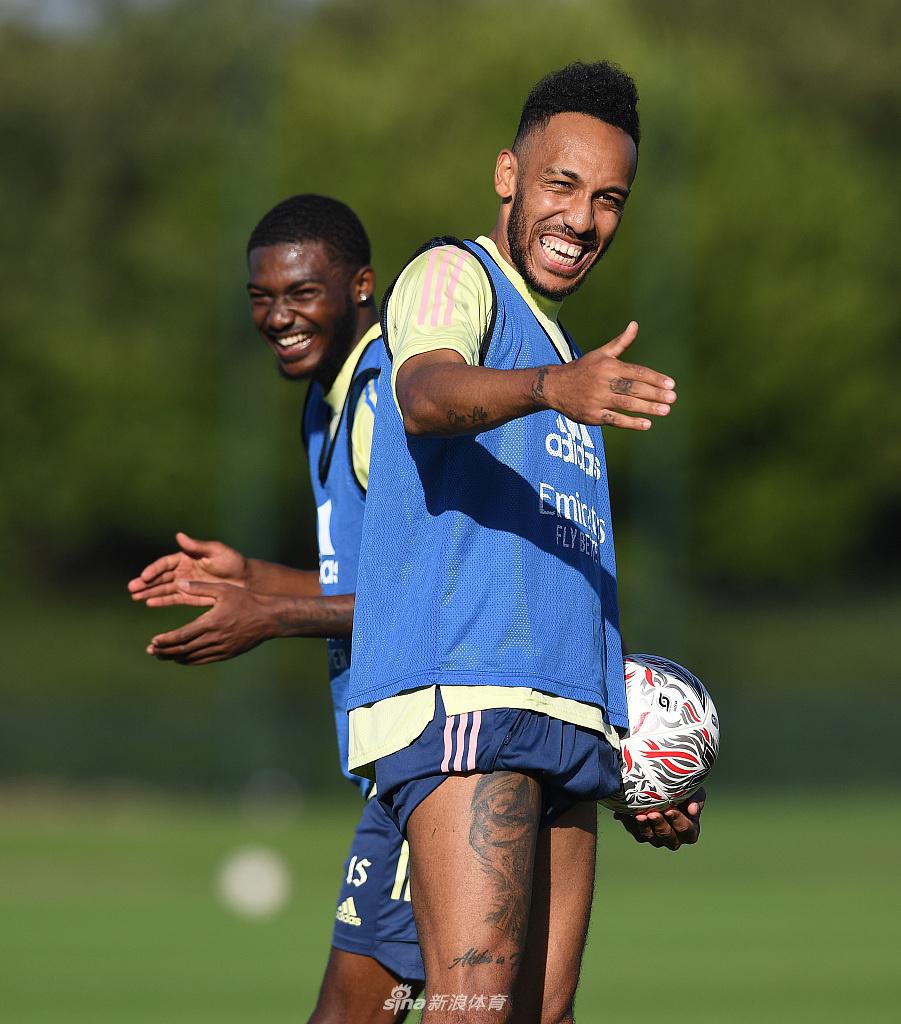 包含今晨体能课后，阿森纳内部沟通备战足总杯，悬念犹存，医务组通报恢复的词条-体育直播